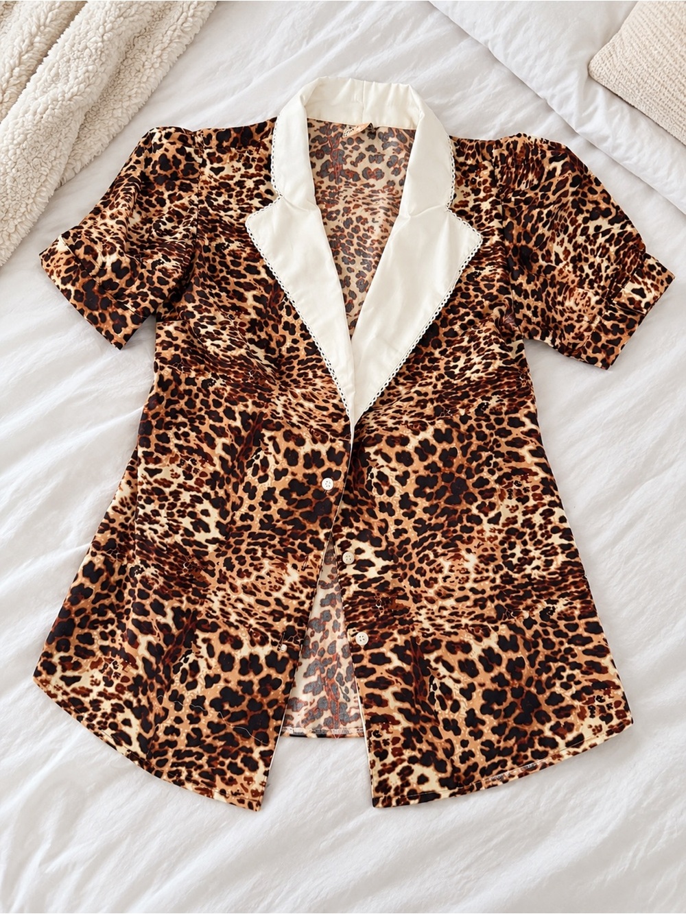 Leopard Print Blouse Top Size M 100% Cotton Statement Collar